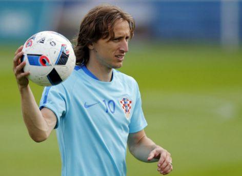 哈兰德再创佳绩，成为当世足坛之最！92场造99球，力压姆巴佩冲击金球奖