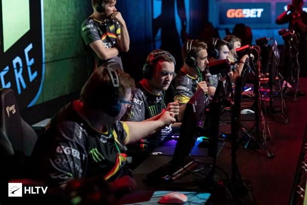 紧密结合 紧密结合