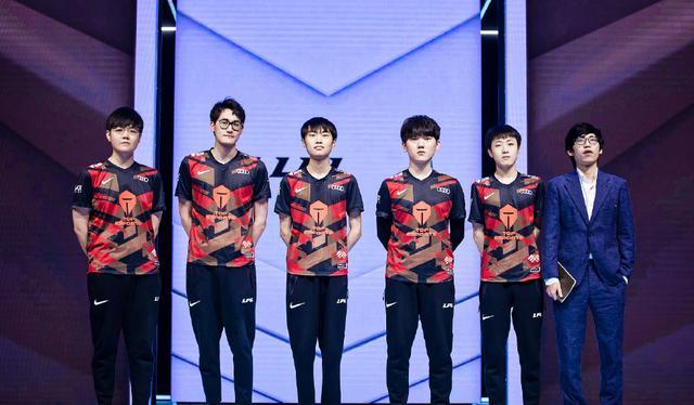 球送入网底 球送入网底