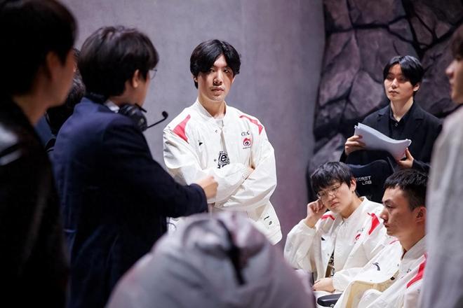 据主导地位 据主导地位